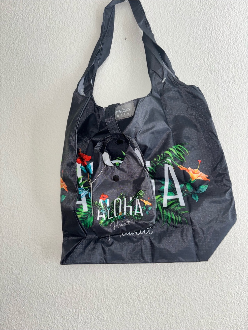 HAWAIIAN BLACK ALOHA HAWAII REUSABLE SHOPPING BAG FOLDABLE TOTE - Picture 2 of 4